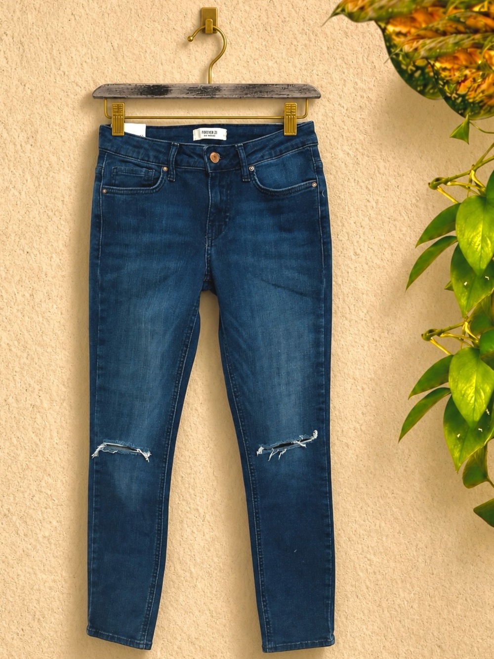 Forever 21 Mid Rise Crop Distressed Skinny Jeans Size 26 NWT